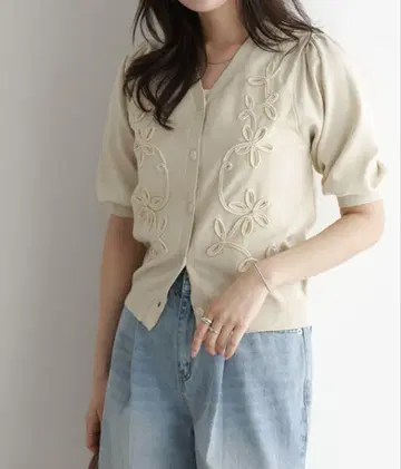 Pierrot 코드 자수 꽃무늬 반팔 가디건