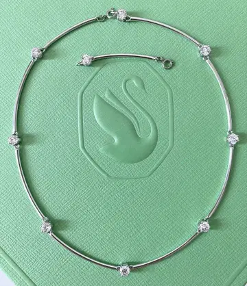 새상품급 SWAROVSKI NECKLACE 스와로브스키
