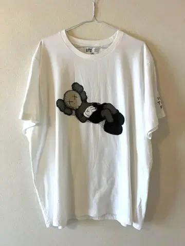 KAWS UT 티셔츠 3XL 화이트