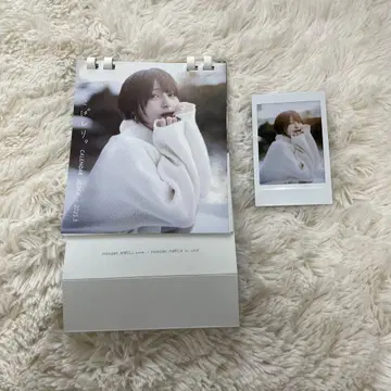 코바시리. 2024년 달력 폴라로이드 포함