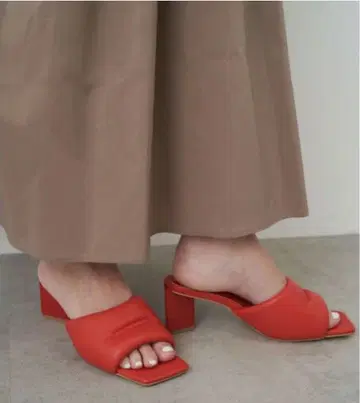 Elendeek 쿠션 샌들 24.5cm