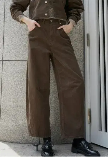 코듀로이 다트 곡선 실루엣