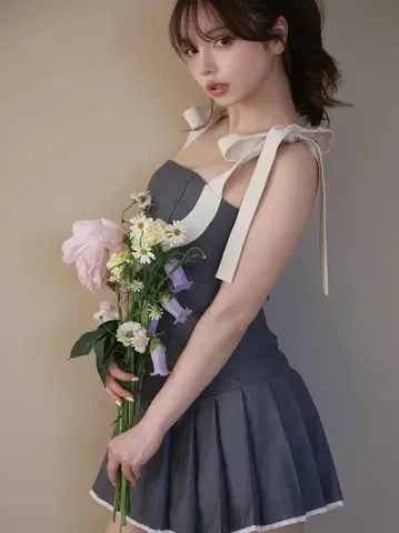 안드메리 추추 플리츠 리본 드레스
