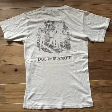90's Dog In Blanket 티셔츠