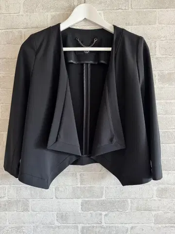 TIBI new york 블랙 랩 스타일 자켓 S-M 사이즈