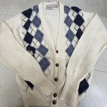 아일랜드산 울 혼방 다이아몬드 패턴 가디건