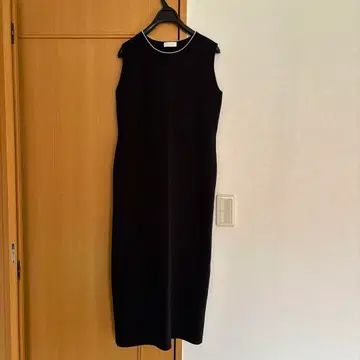 가격 인하 투모로우랜드 Balisey 블랙 슬리브리스 니트 원피스