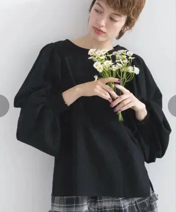 lupilien 루피리안 면 슬라브 직물 볼륨 소매 블라우스 블랙