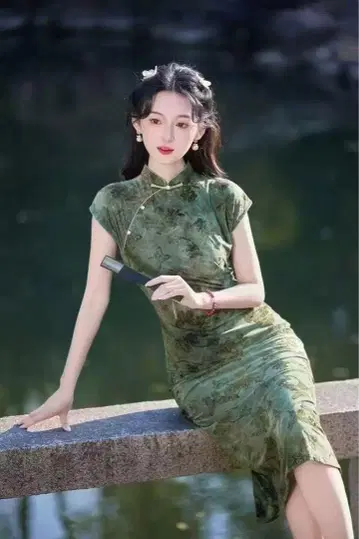 그린 컬러 꽃무늬 차이나 드레스