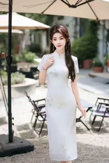 화이트 차이나 드레스 실크 터치 자수