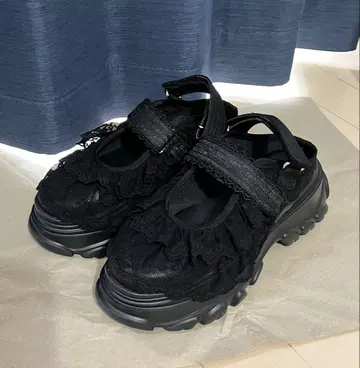 메리제니 frill back strap sandal sneakers