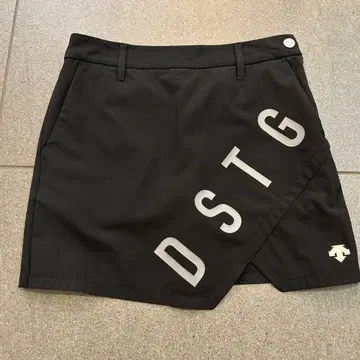 데상트 골프 블랙 스커트 SS 사이즈