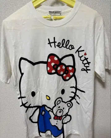 산리오 HELLO KITTY 티셔츠 M 사이즈
