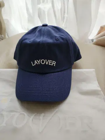 BTS V LAYOVER 네이비 캡 미사용 새상품