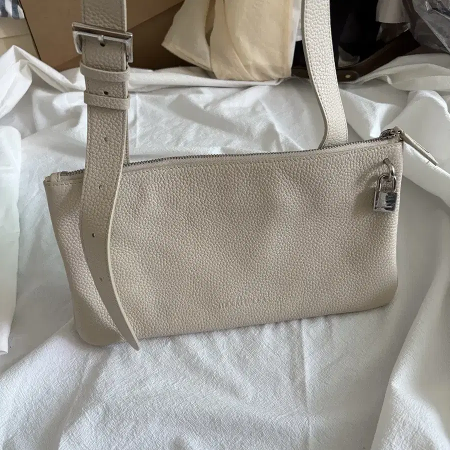 Smoothmood Sol Bag Light Beige on Bunjang Global Site.