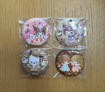 산리오 캐릭터즈 자수 캔뱃지 4개 세트