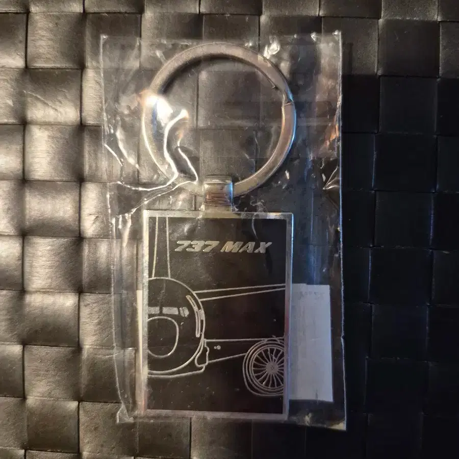 New. Boeing 737 Metal Keyring Airbus Korean Air Goods Keyring  #보잉,#에어버스,#대한항공기프트,#대한항공굿즈,#대한항공 on Bunjang Global Site.