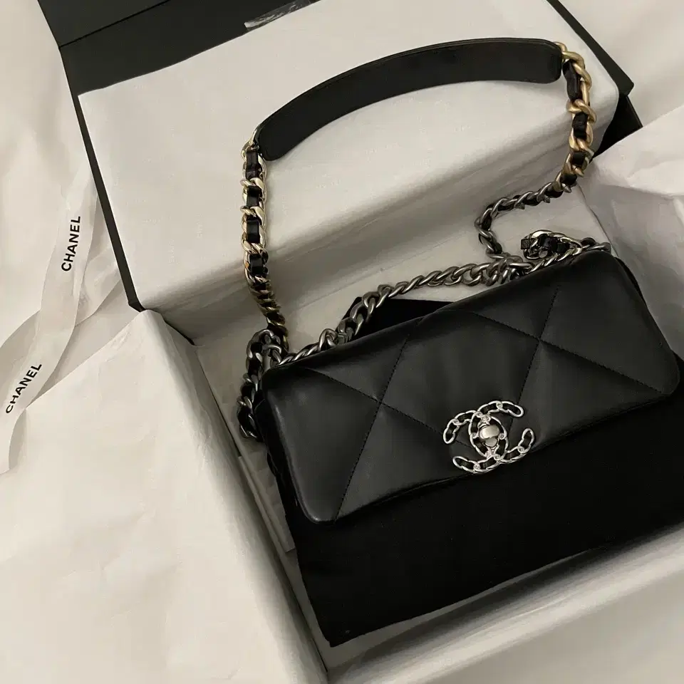 【25C 使い勝手抜群 /シンプルデザイン】CHANEL ジーンズ 後ろポケットCCロゴ】CHANEL ジーンズ 2025新作 (CHANEL/デニム