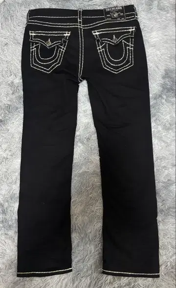 TRUE RELIGION 블랙 데님 팬츠