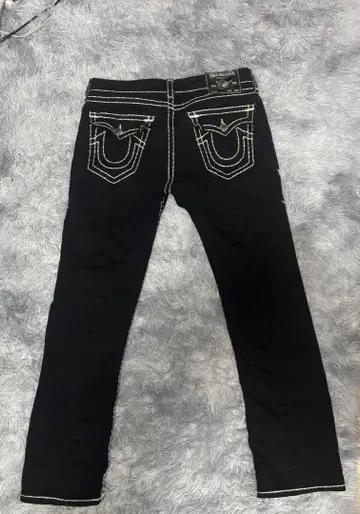 TRUE RELIGION 블랙 데님 팬츠