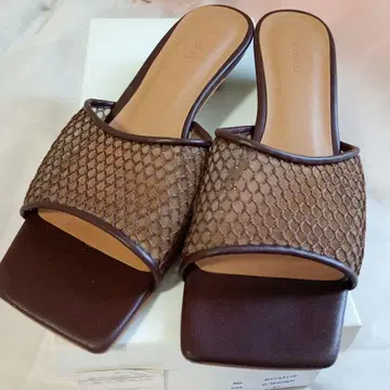 유나이티드 애로우즈 샌들 37 다크 브라운