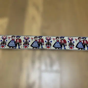 티롤리안 테이프 쇼와 레트로