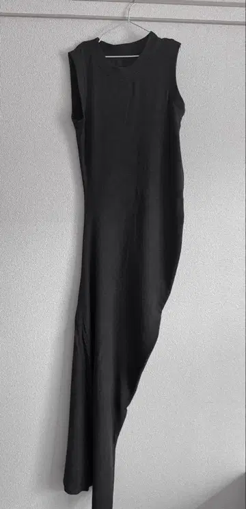 슬리브리스 맥시 원피스