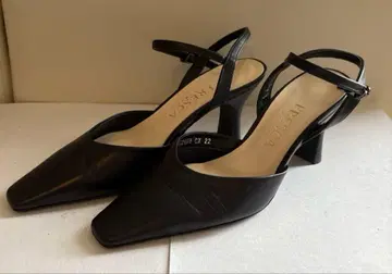 FRESCA 스트랩 펌프스 블랙 22cm