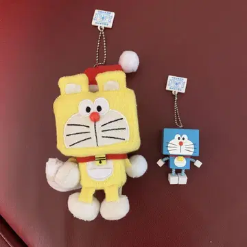 스퀘어 도라에몽 산타클로스 플라플라 도라에몽 키링 2개 세트