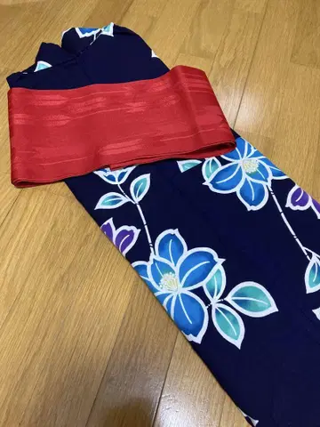 꽃무늬 유카타 빨간 오비 포함