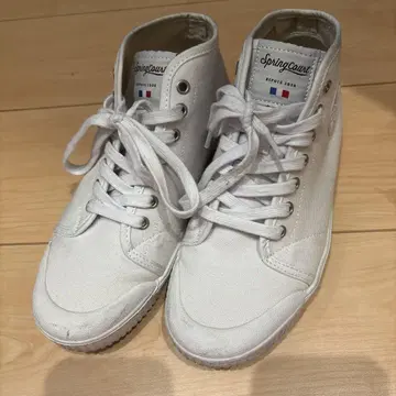 Spring Court 화이트 하이컷 스니커즈