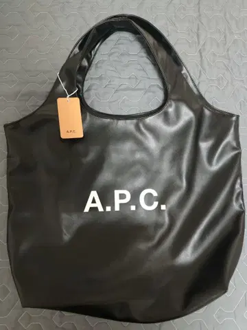 아페쎄 블랙 숄더백