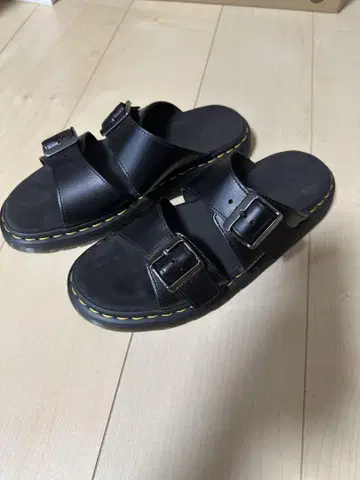 닥터마틴 샌들 JOSEF 블랙