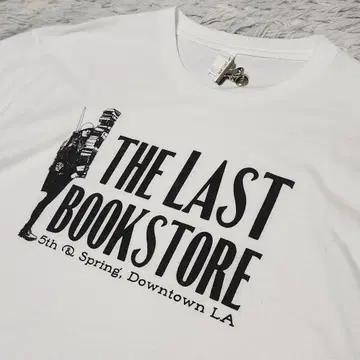 THE LAST BOOK STORE 병사 도서 티셔츠 흰색 화이트
