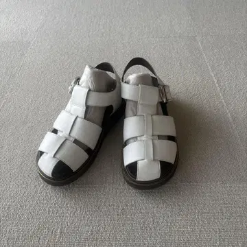 MODE ET JACOMO 화이트 스트랩 샌들