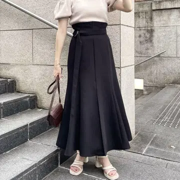 NICE CLAUP 프론트 슬릿 머메이드 스커트 블랙