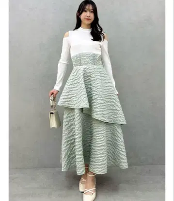 dazzlin 백 리본 티어드 콤비 원피스