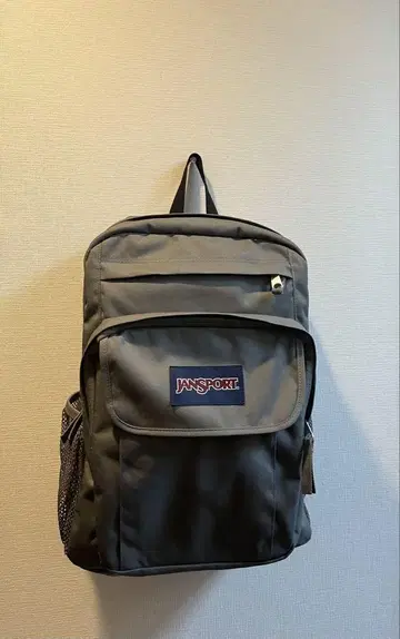 JANSPORT 그레이 백팩