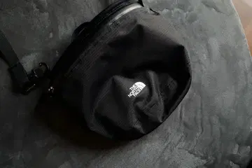 THE NORTH FACE 블랙 사코슈 숄더백 파우치