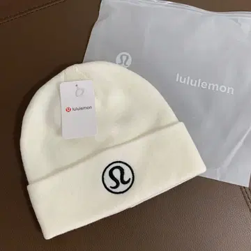Lululemon 화이트 니트 모자