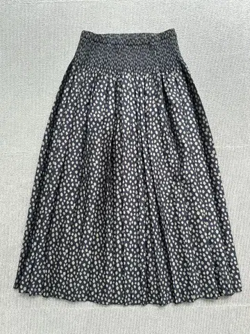 DAMA Collection 도트 무늬 플리츠 스커트 M 사이즈
