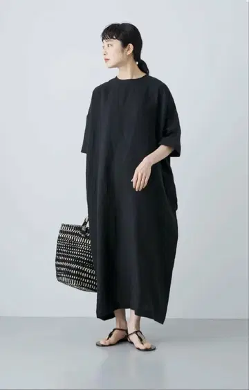 카구레 2 사이즈 전개 린넨 크루넥 와이드 원피스 무지 블랙 도어즈