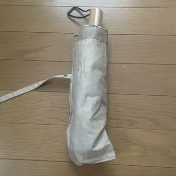 베이지 접이식 우산