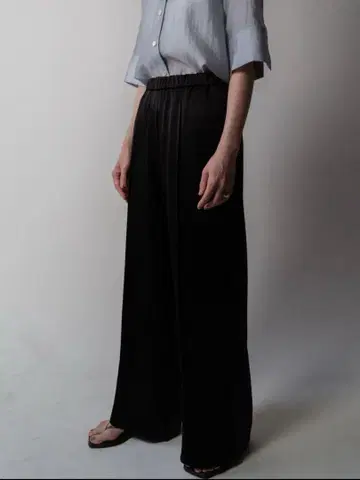 neau satin easy pants 새틴 이지 팬츠 사이즈 00