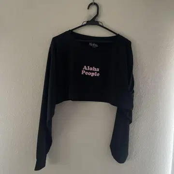Aloha People 블랙 크롭 트레이닝복