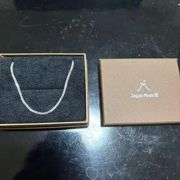 성숙한 품격이 느껴지는 '목걸이'(Silver925)