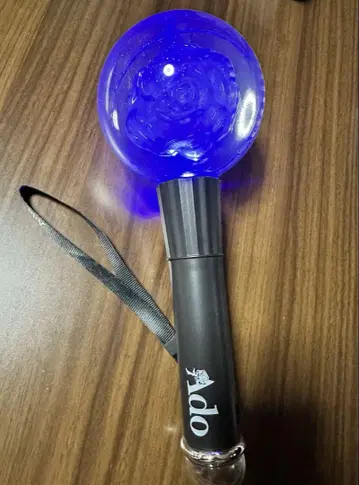 ado MARS 응원봉