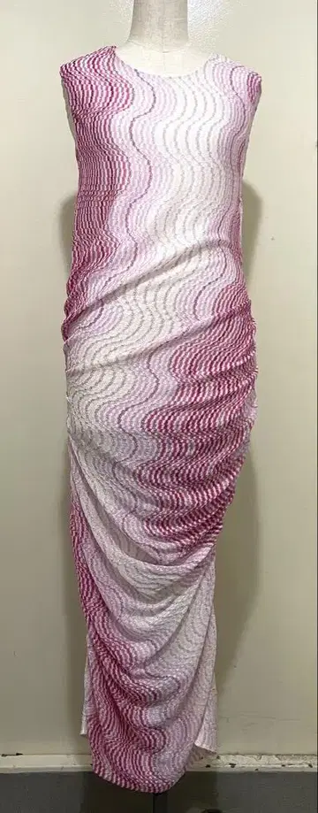 MISSONI 물결무늬 슬리브리스 롱 원피스
