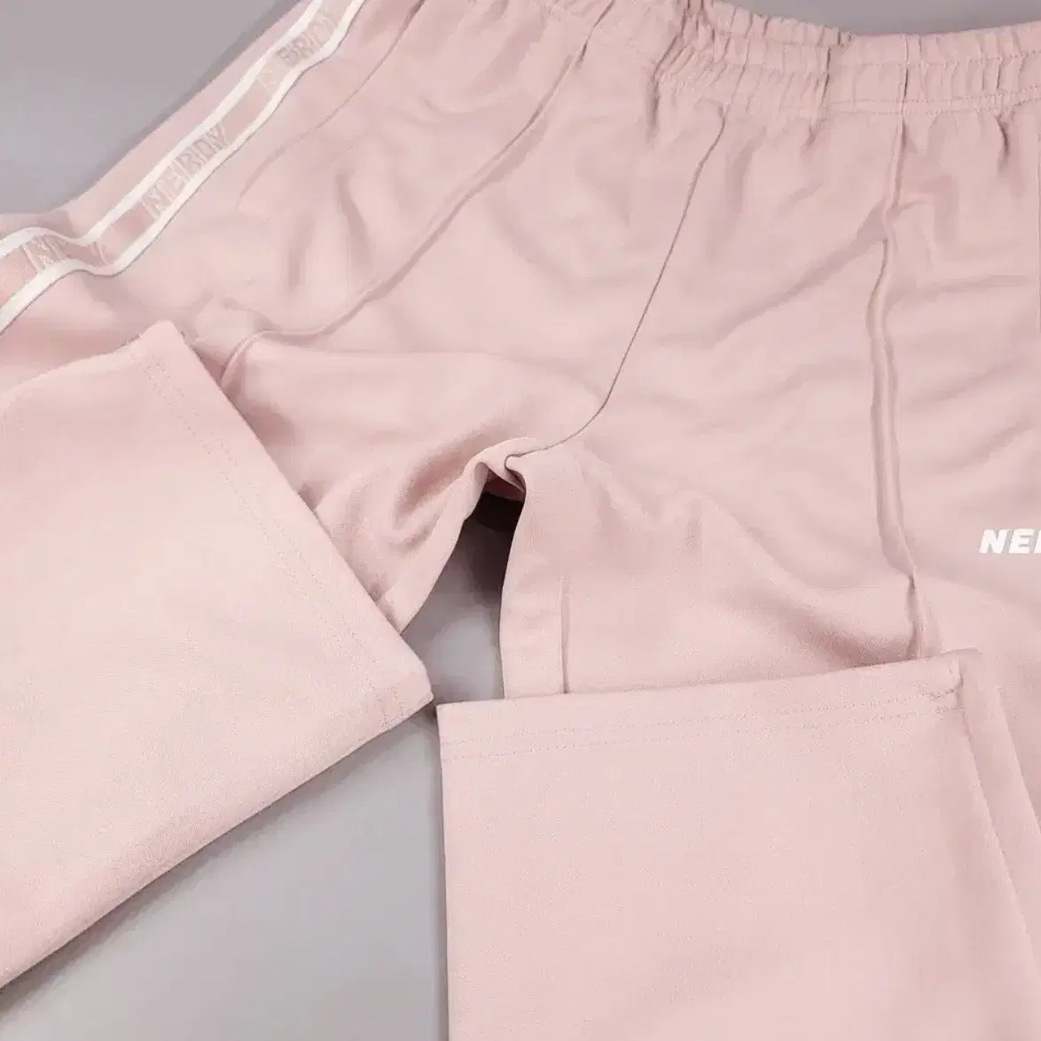 [ NERDY ]★NY TRACK PANTS detail_0725-45600.jpg?v=1724454270