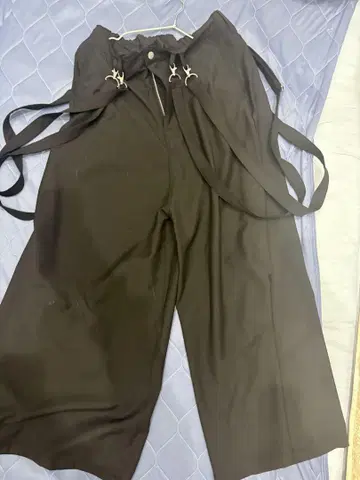 서스펜더 포함 블랙 하카마 와이드 팬츠